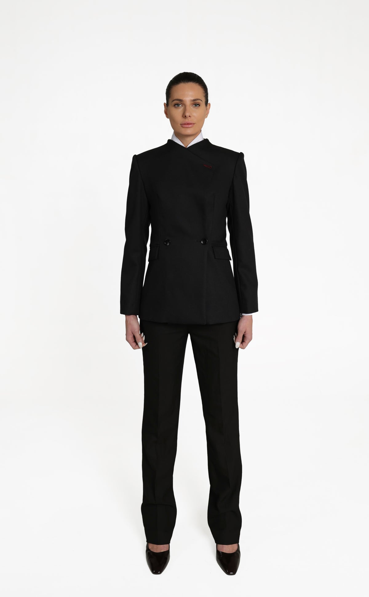 CLASSIC-CUT BLACK BLAZER