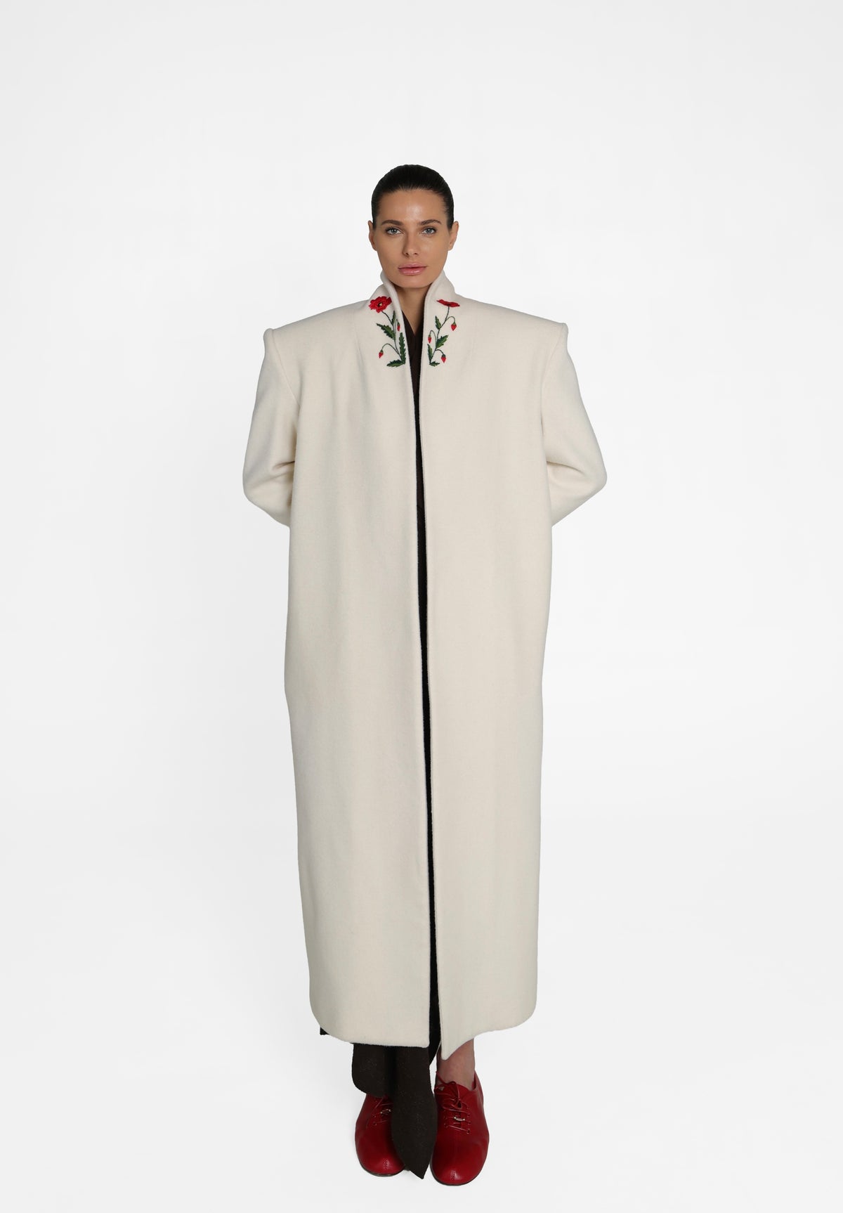 EMBROIDERED WHITE WOOL COAT