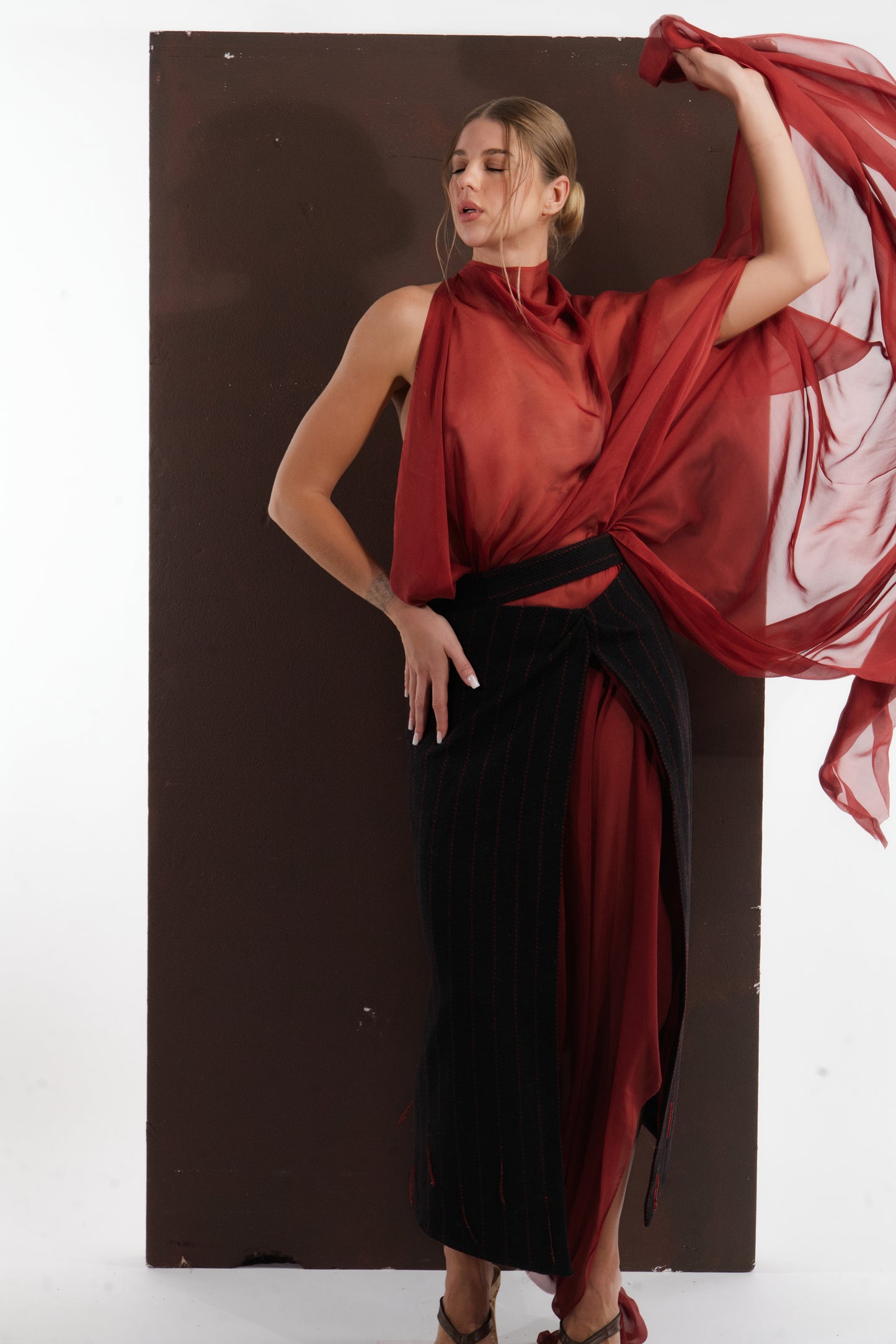 RED VEIL & SHADOW SET