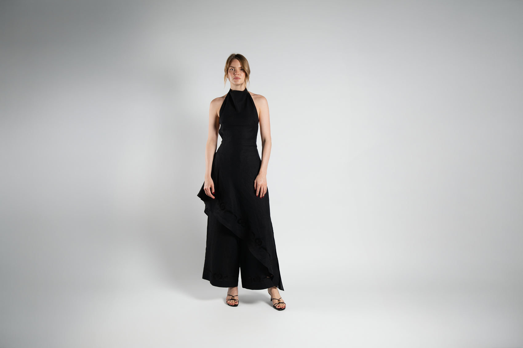 Linen Set with Refined Slit Detail