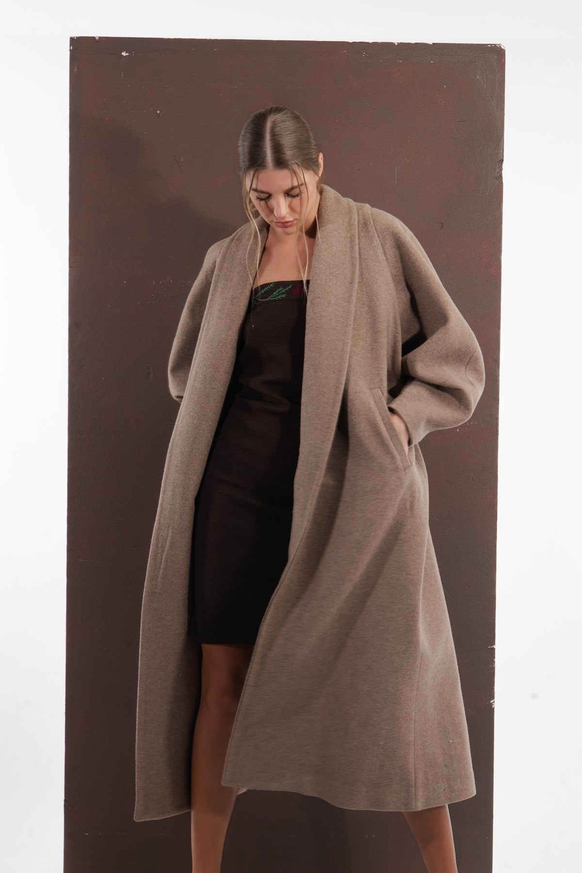 ALISADUDAJ taupe wool oversized coat, side view worn open showing full-length shawl lapel